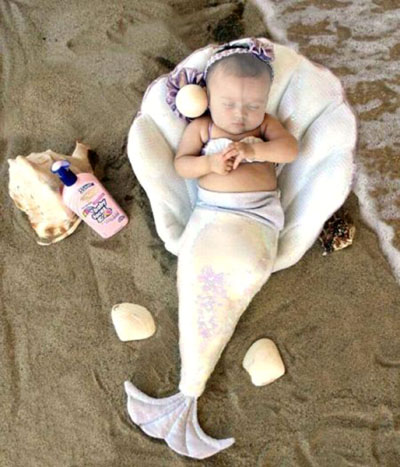 Детский шаблон с русалкой на песке у моря